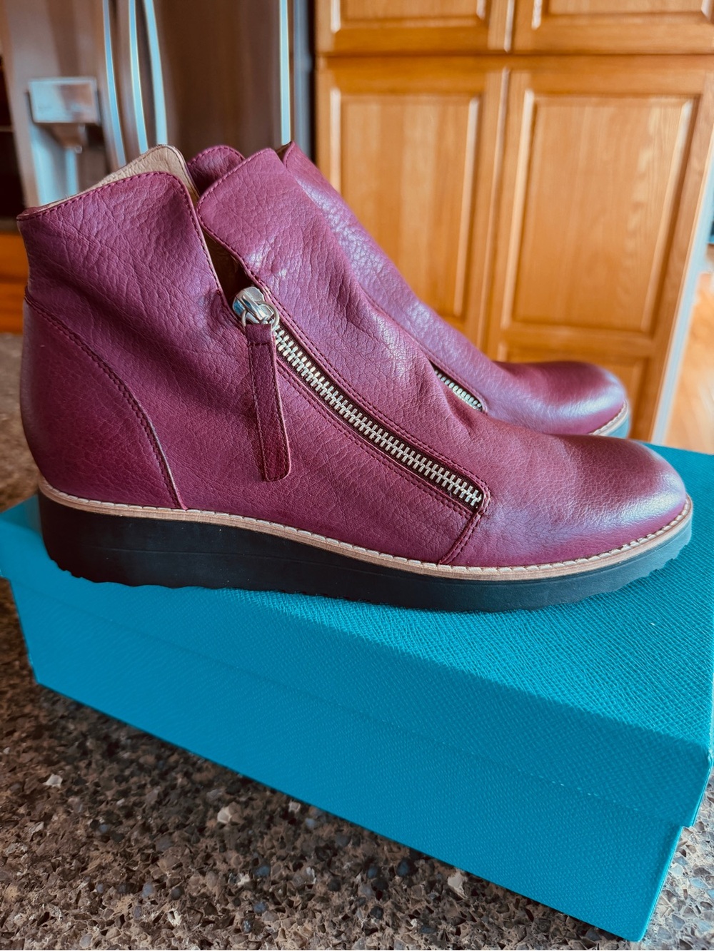 New size 9 Django & Juliette OHMY Leather Wine ankle boots EUR 40